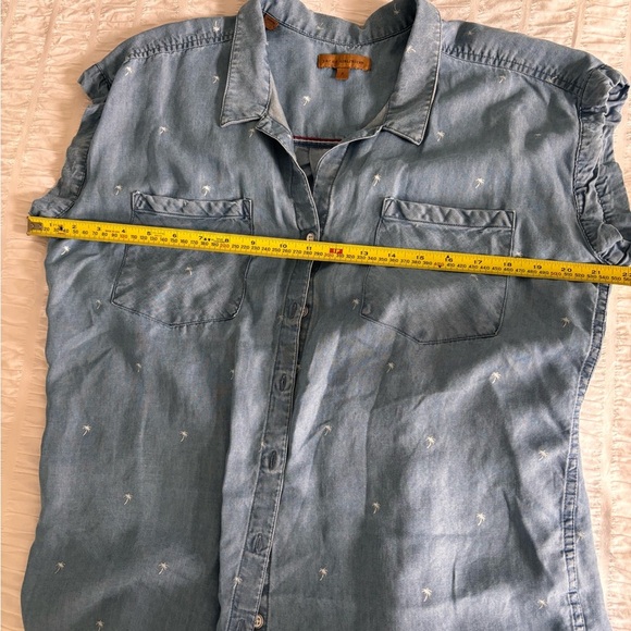 Blue Button-Up Shirt with Palm Tree Print - Picture 7 of 8